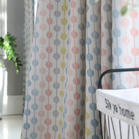 rideau blanc avec motif