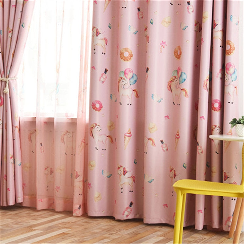 Lot de 2 rideaux de fenêtre licorne mignonne pour petite fille - Rideaux noirs pour enfants, princesses Lot de 2 rideaux de fenêtre licorne mignonne pour petite fille - Rideaux noirs pour enfants, princesses